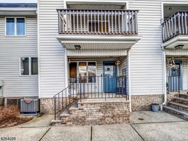 12 Willow Wood Sq UNIT 12, East Rutherford, NJ 07073