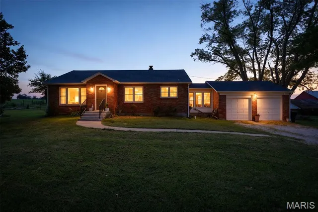 5808 & 5802 Highway F, Farmington, MO 63640