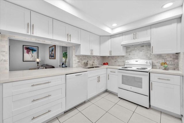 3909 N  Ocean Blvd #113, Fort Lauderdale, FL 33308