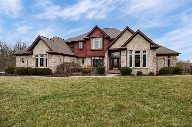 2638 River Bluff Dr, Spring Valley, OH 45370