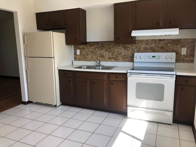 301 Wilshire Dr #3, Sandwich, IL 60548