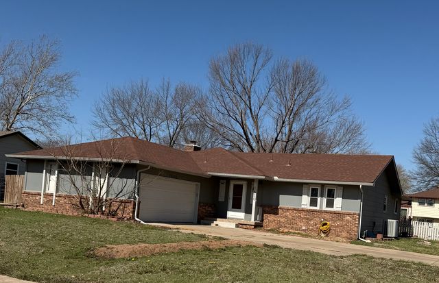 1620 N  Derby Hills Ct, Derby, KS 67037
