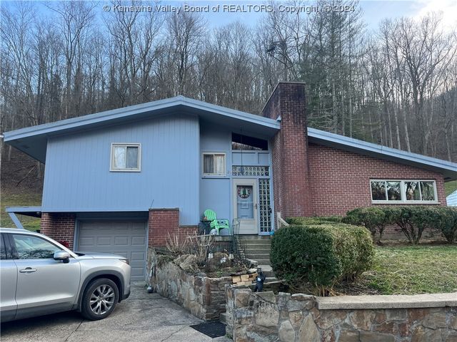 39 Clyde Ln, Madison, WV 25130