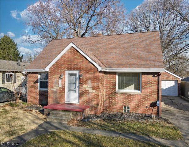 2487 Eastgate Ave, Akron, OH 44312