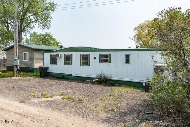 544 W  Lakeview Ln, Dawson, ND 58428
