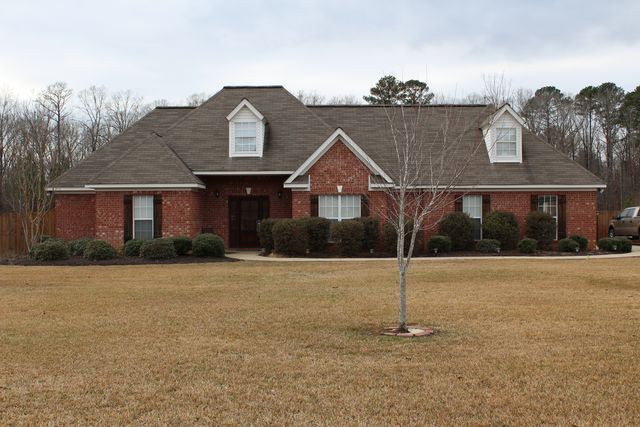 319 Weeping Willow Dr, Starkville, MS 39759