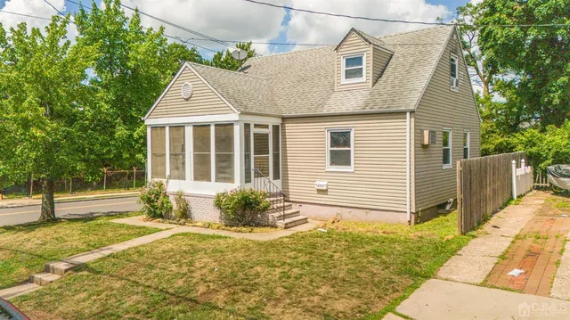 19 7th St, New Brunswick, NJ 08901