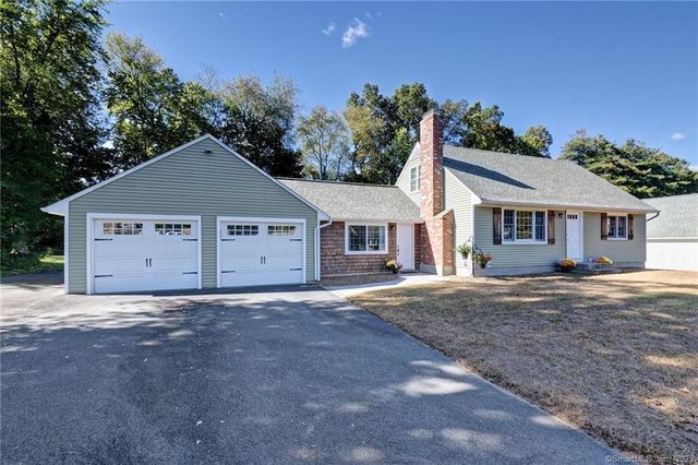 14 Hoover Ln, Enfield, CT 06082