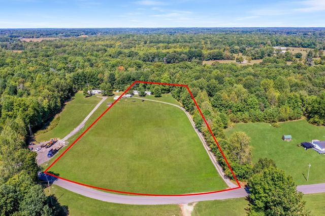 273 Running Meadows Rd, Portland, TN 37148