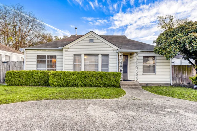 5833 E  Mockingbird Ln, Dallas, TX 75206