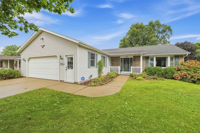 1030 Georgetown Ter, Beaver Dam, WI 53916