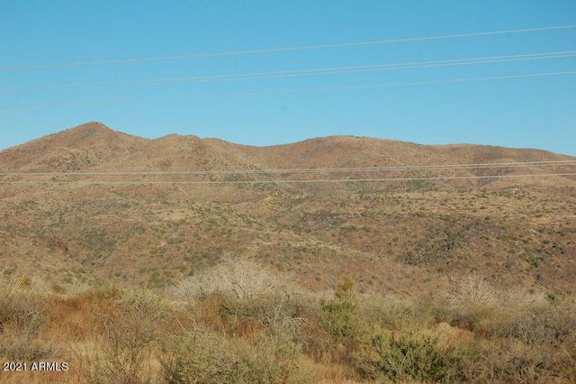 2 Red Rover Mine Rd, Black Canyon City, AZ 85324