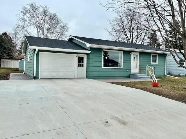 819 East STREET SOUTH South, Caledonia, MN 55921