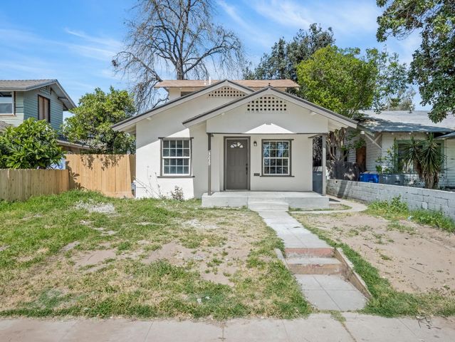 3239 E  McKenzie Ave, Fresno, CA 93702