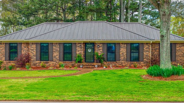 514 Wright Dr, Florence, AL 35633