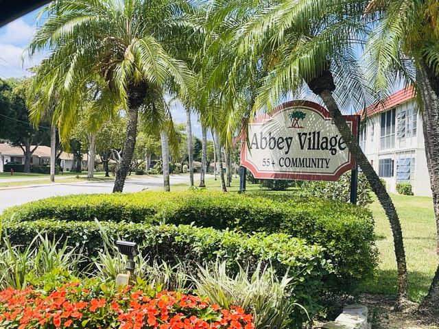 18 Willowbrook Lane #108, Delray Beach, FL 33446
