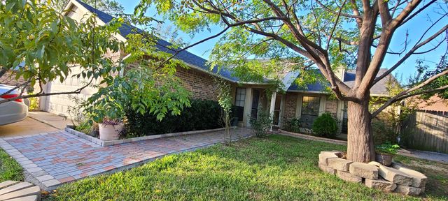 7913 Bermejo Rd, Fort Worth, TX 76112