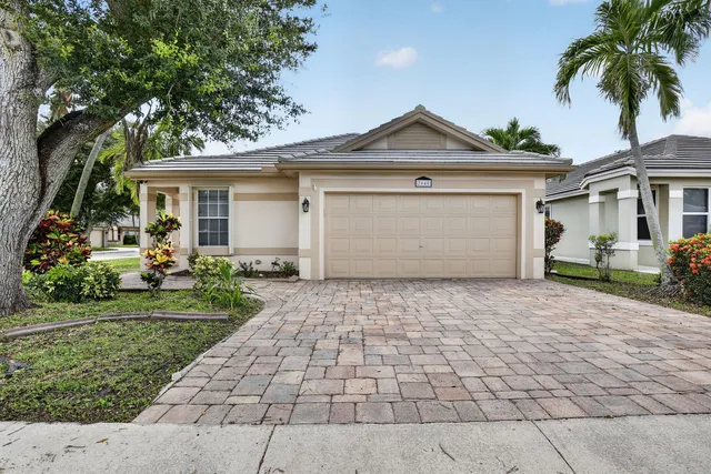 2640 Millwood Court, Davie, FL 33328