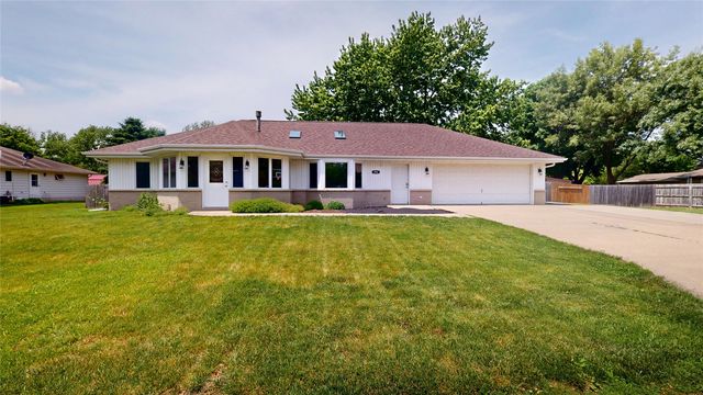 416 S  Park St, Stuart, IA 50250