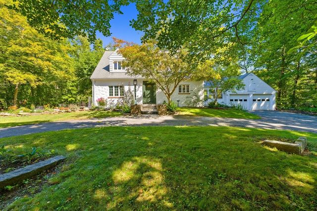 8 Shepard Pl, Sturbridge, MA 01566