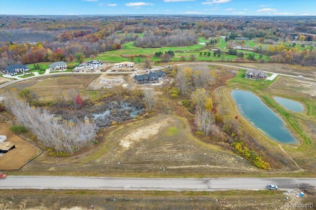 1632 Vista Dr, Oakland, MI 48363