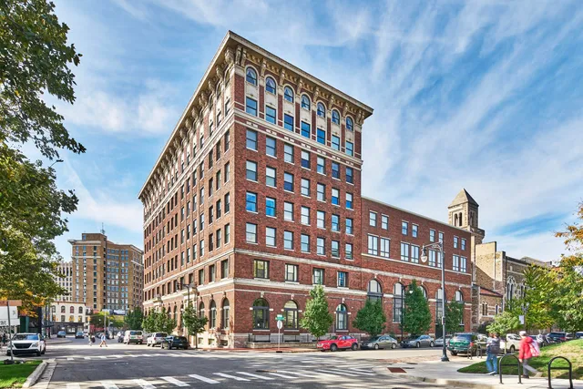 27 Library St NE #405, Grand Rapids, MI 49503