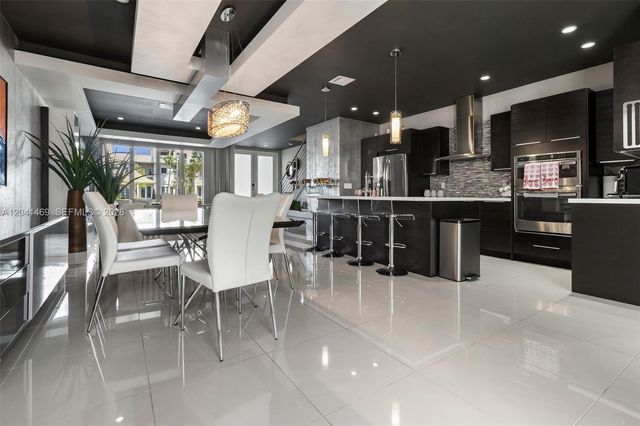 6306 NW 104th Path, Doral, FL 33178