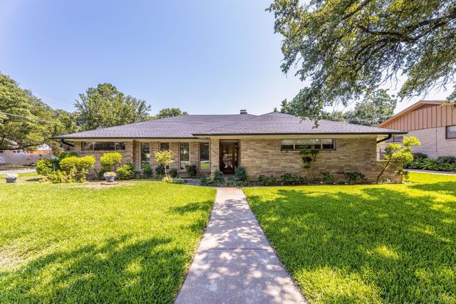 7282 Madeira Dr, Fort Worth, TX 76112