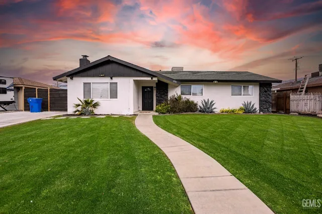 1200 San Vicente Dr, Bakersfield, CA 93307