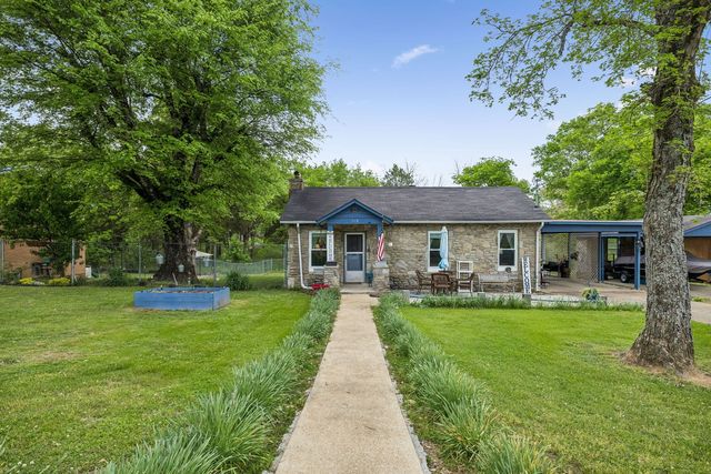 108 King Dr E, Fayetteville, TN 37334