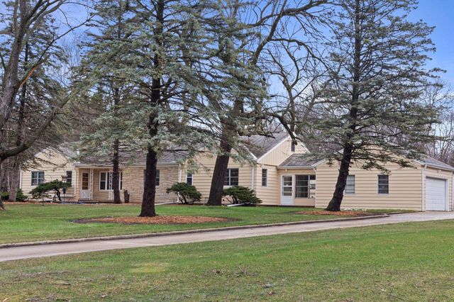 2580 South Root River PARKWAY, West Allis, WI 53227