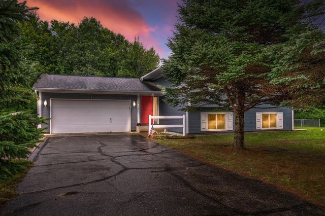 22811 Unser St NE, Linwood, MN 55005