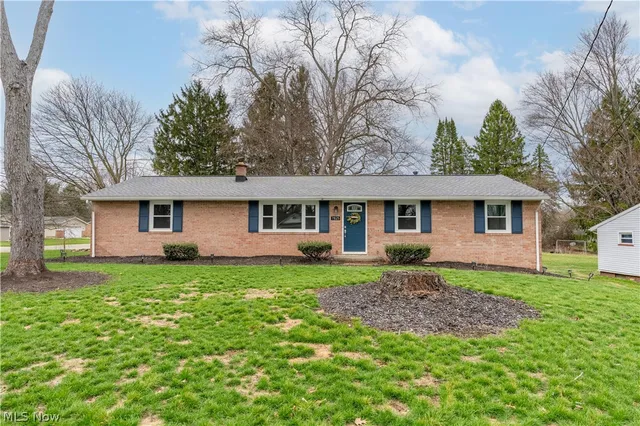 7825 Oakdale St NW, Massillon, OH 44646