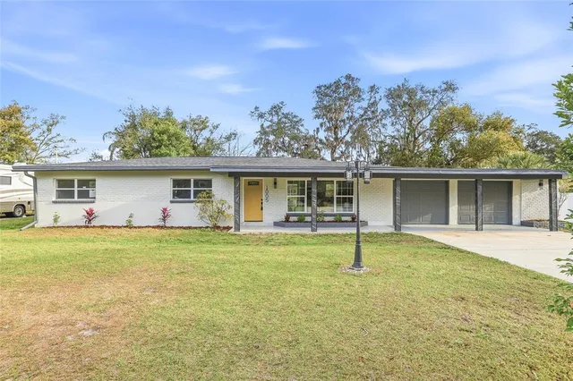 1005 Cedar Lake Dr, Tampa, FL 33612