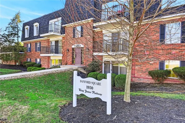 1930 King James Pkwy #205, Westlake, OH 44145