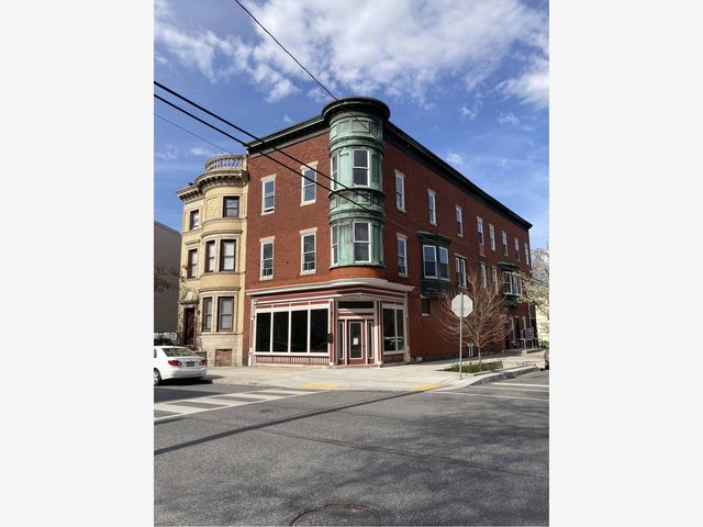 1701 N  3rd St #8, Harrisburg, PA 17102