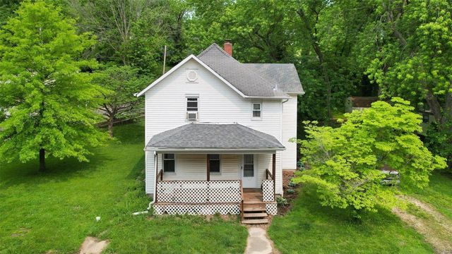 1007 Olive St, New Haven, MO 63068