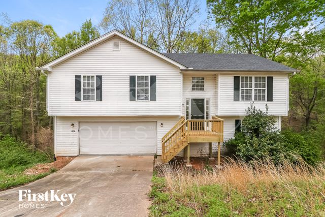 1074 Bridle Creek Dr, Flowery Branch, GA 30542