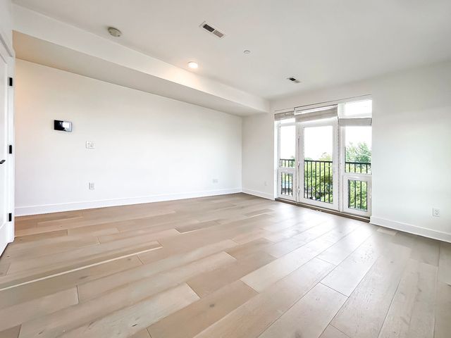 917 Bennington St #311, Boston, MA 02128