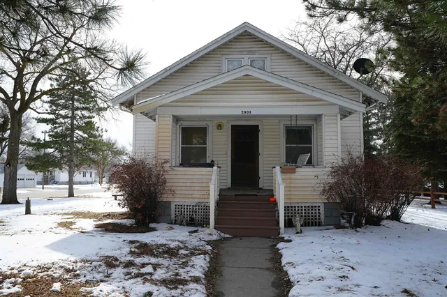 2903 9th St, Columbus, NE 68601
