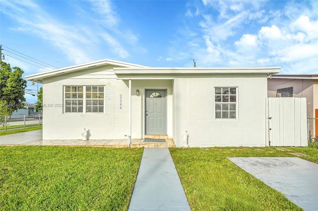 2506 W  9th Ct, Hialeah, FL 33010