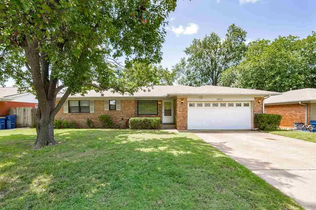 1205 E  Virginia Ave, Stillwater, OK 74074