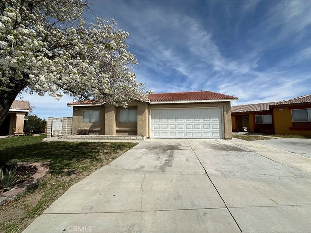 14280 Gale Dr, Victorville, CA 92394