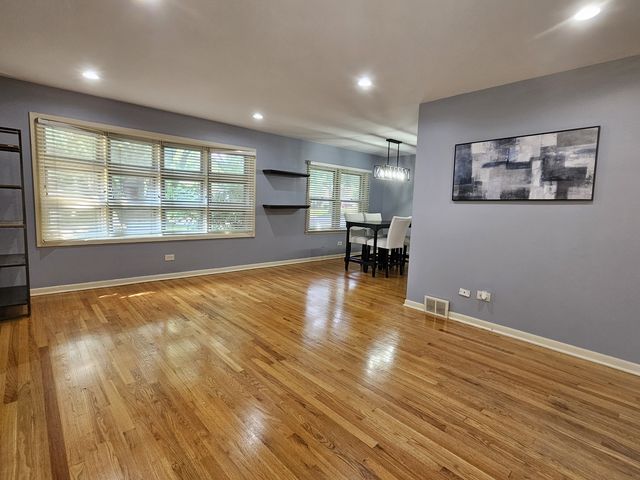 115 S  Park Blvd, Glen Ellyn, IL 60137
