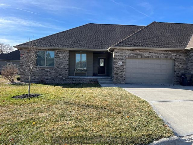 1821 Del Mar Cir, Grand Island, NE 68803