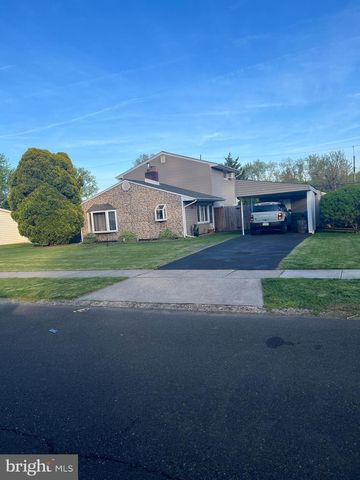 36 Young Birch Rd, Levittown, PA 19057