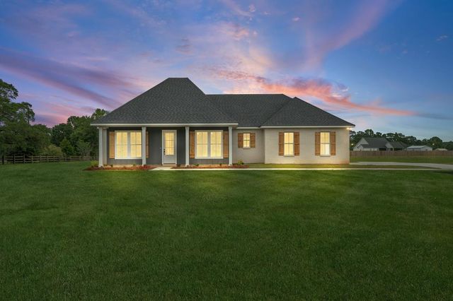 5 S  Caesar Dr, Carriere, MS 39426