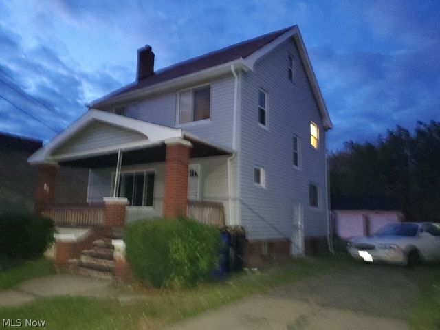 17209 Grovewood Ave, Cleveland, OH 44119