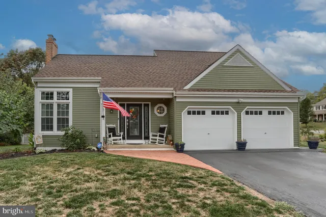 8 Brooklane Ct, Elizabethtown, PA 17022