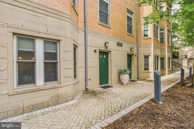 2203 12th Ct N #34, Arlington, VA 22201